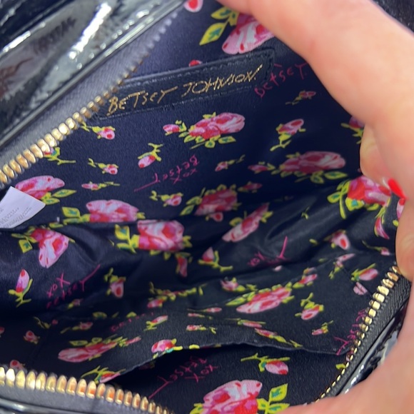 BETSEY JOHNSON HALLOWEEN “ BAT” BLACK PATENT LEATHER CROSSBODY BAG PURSE NWT - Picture 5 of 8